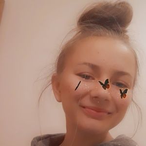 Meet your Posher, Caitlin